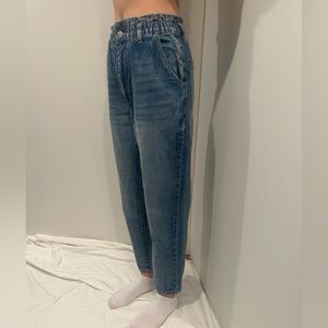 Anthropology BDG Pull on moms jeans.